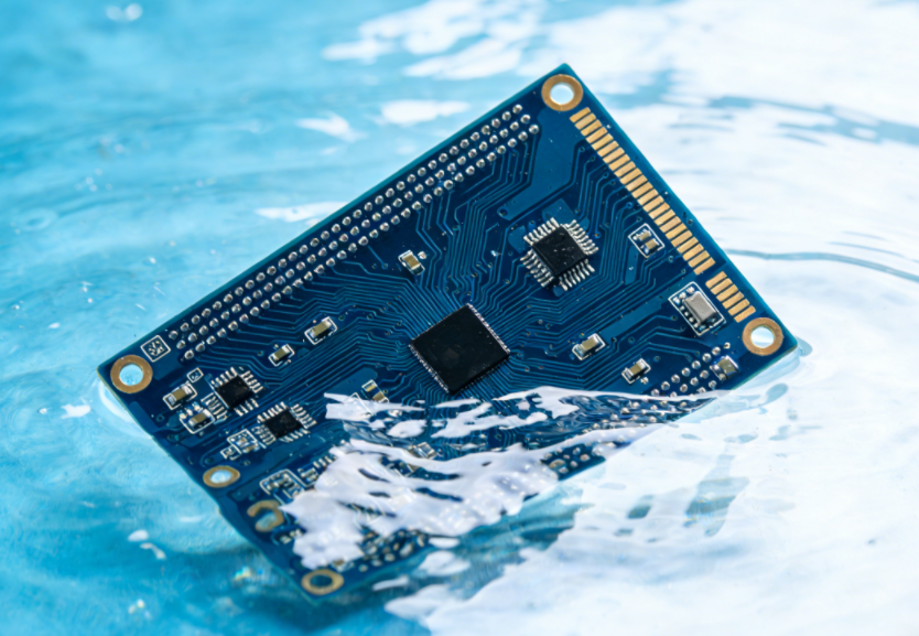 水基清洗剂选型指南：中性与碱性的核心逻辑及高精密应用解析--